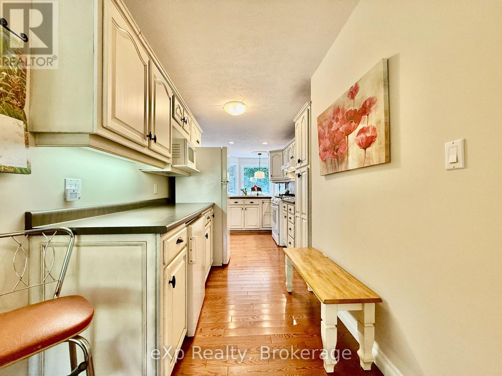 308 Mary Street, Brockton, Ontario  N0G 2V0 - Photo 6 - X12379977