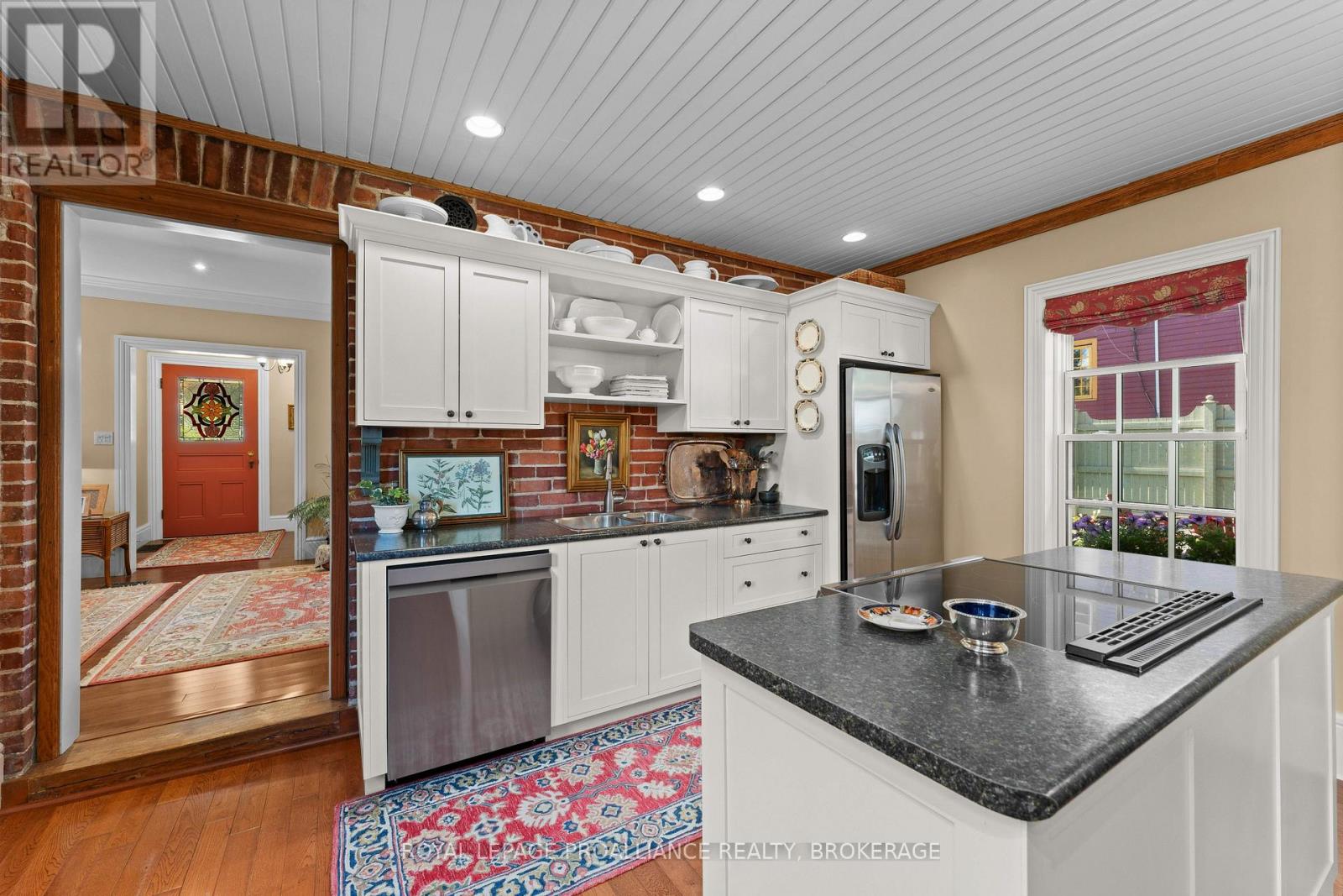 114 King Street W, Gananoque, Ontario  K7G 2G3 - Photo 18 - X12380081
