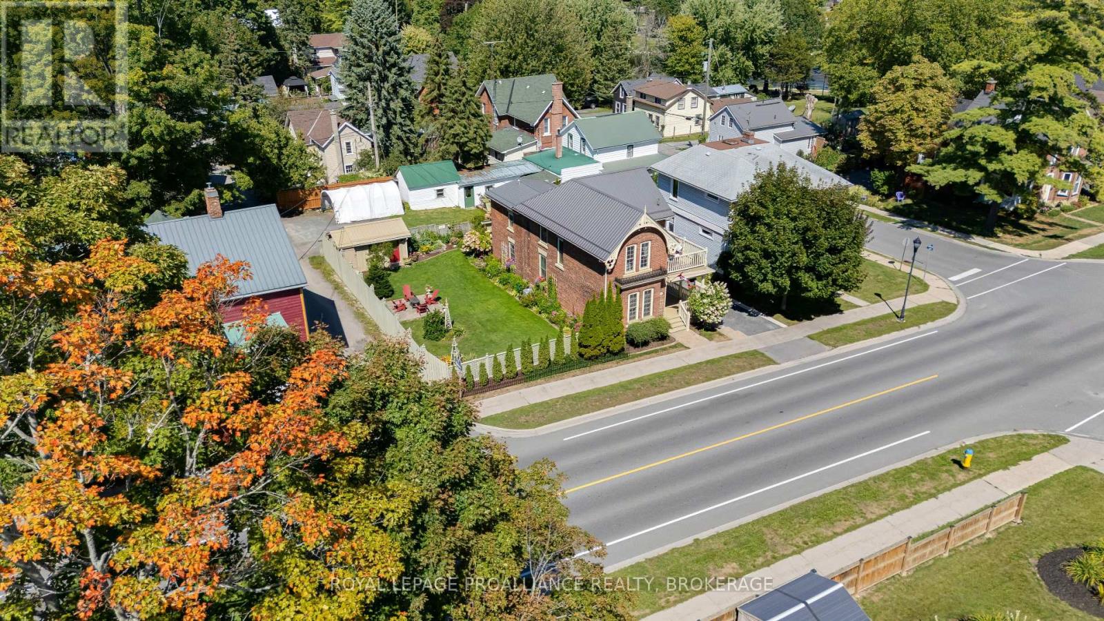 114 King Street W, Gananoque, Ontario  K7G 2G3 - Photo 2 - X12380081