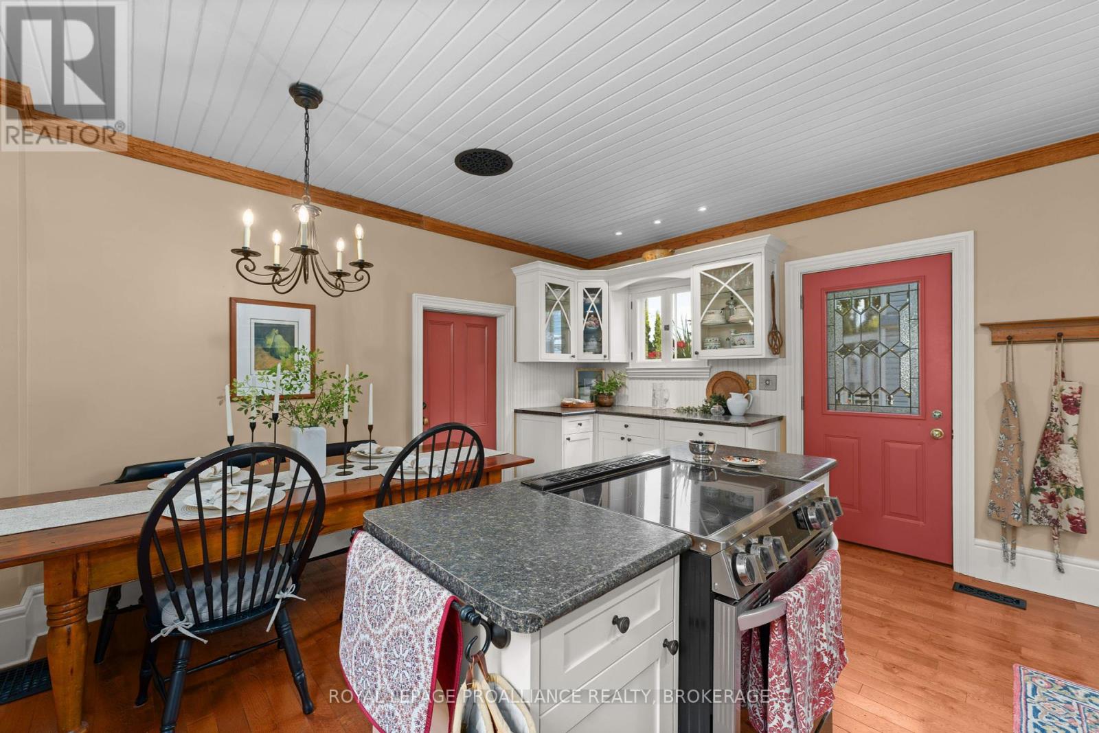 114 King Street W, Gananoque, Ontario  K7G 2G3 - Photo 20 - X12380081