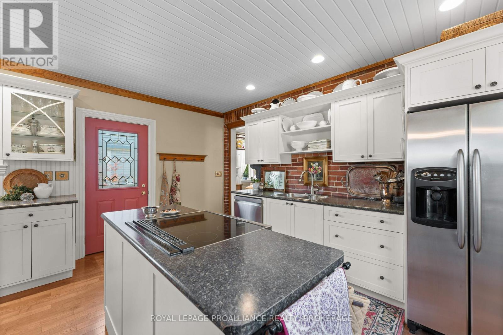 114 King Street W, Gananoque, Ontario  K7G 2G3 - Photo 23 - X12380081