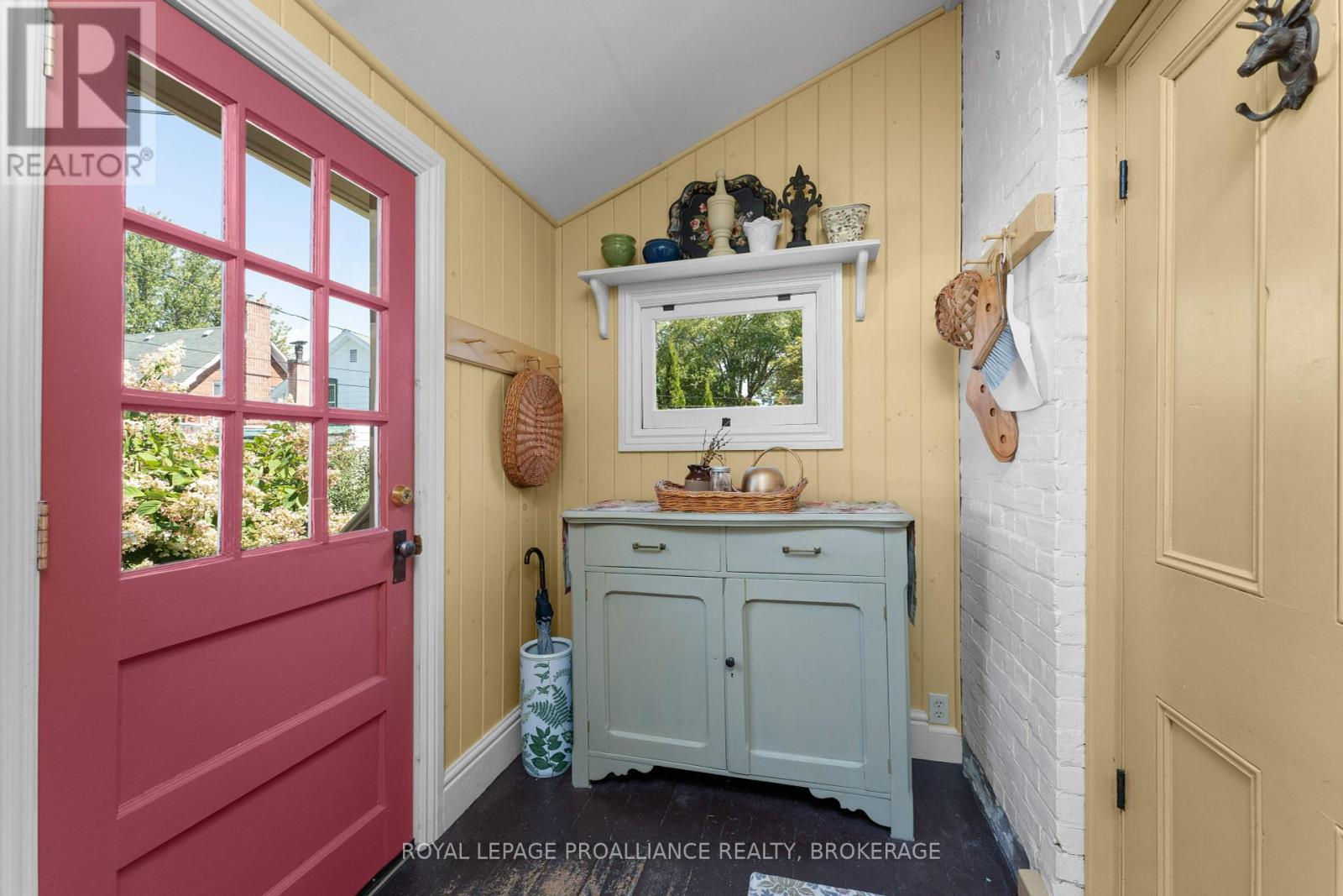 114 King Street W, Gananoque, Ontario  K7G 2G3 - Photo 26 - X12380081