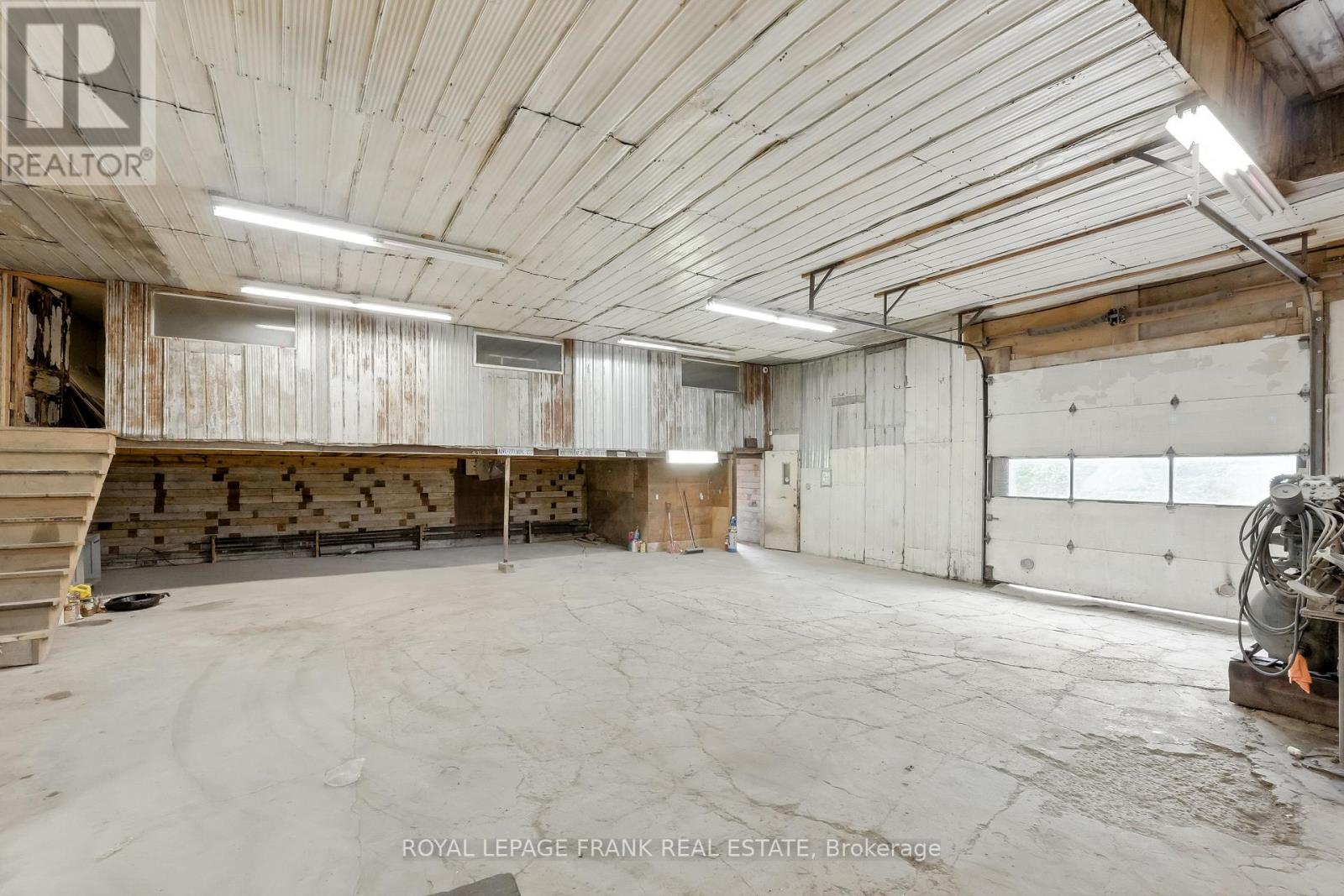 274 Highway 35, Kawartha Lakes (Manvers), Ontario  L0B 1K0 - Photo 16 - X12380146