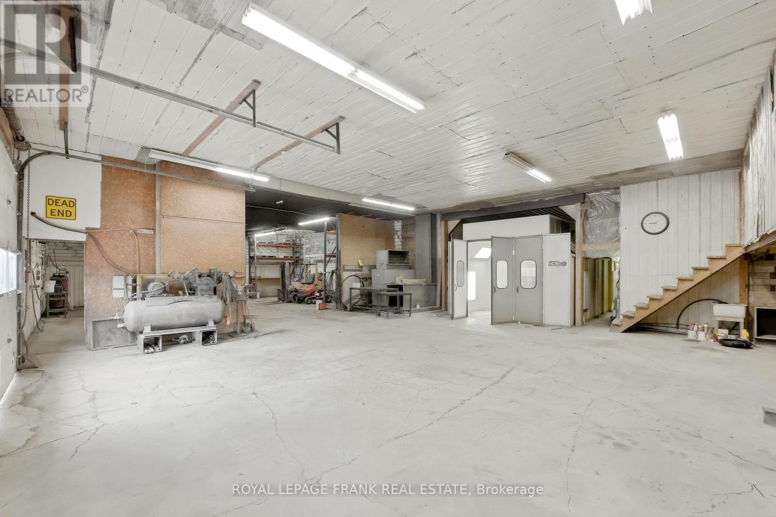 274 Highway 35, Kawartha Lakes (Manvers), Ontario  L0B 1K0 - Photo 17 - X12380146