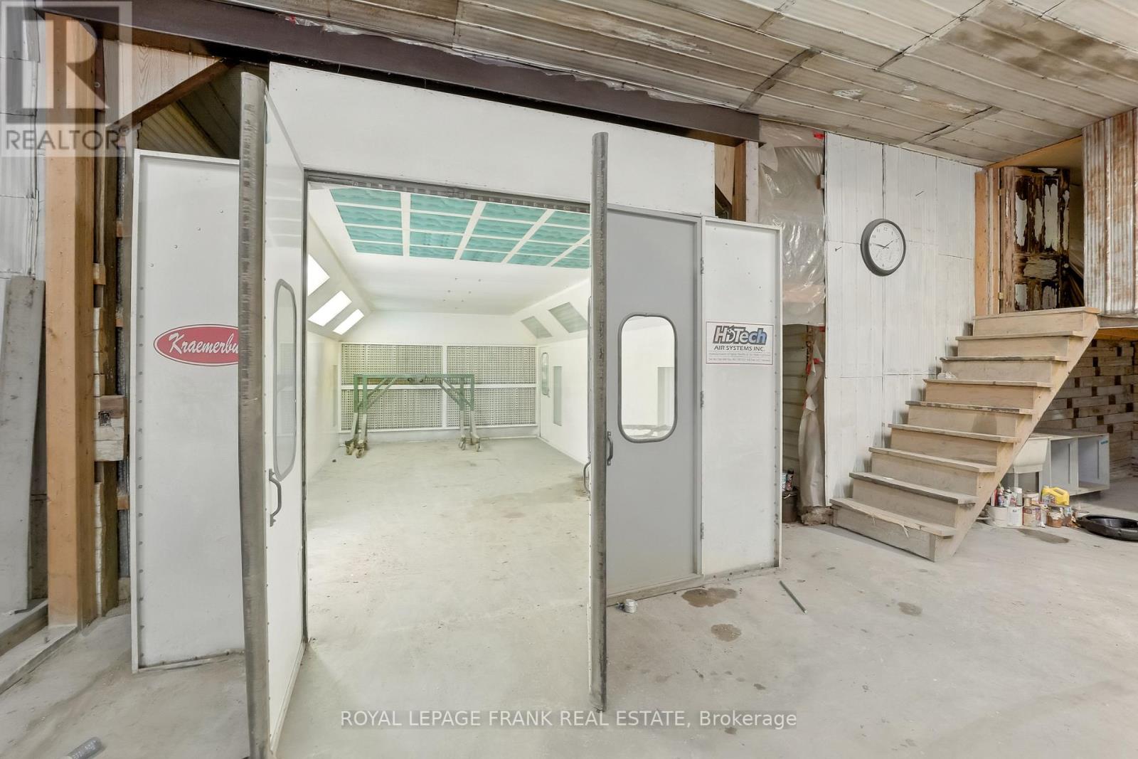 274 Highway 35, Kawartha Lakes (Manvers), Ontario  L0B 1K0 - Photo 19 - X12380146