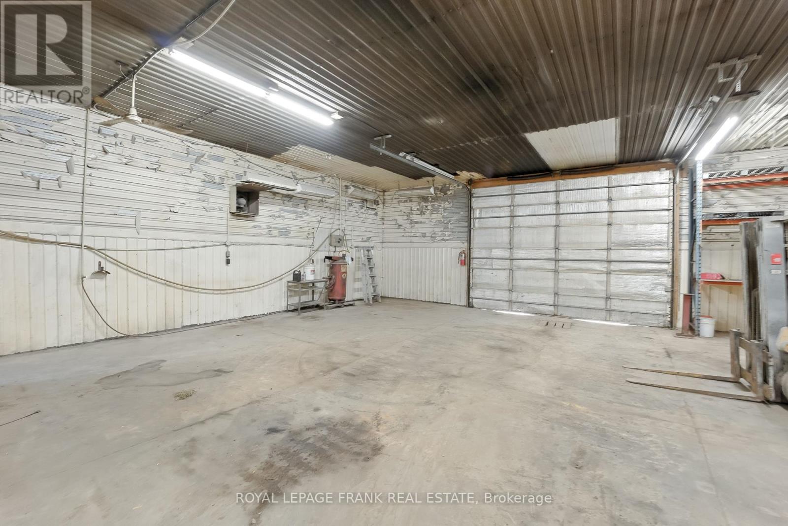 274 Highway 35, Kawartha Lakes (Manvers), Ontario  L0B 1K0 - Photo 21 - X12380146