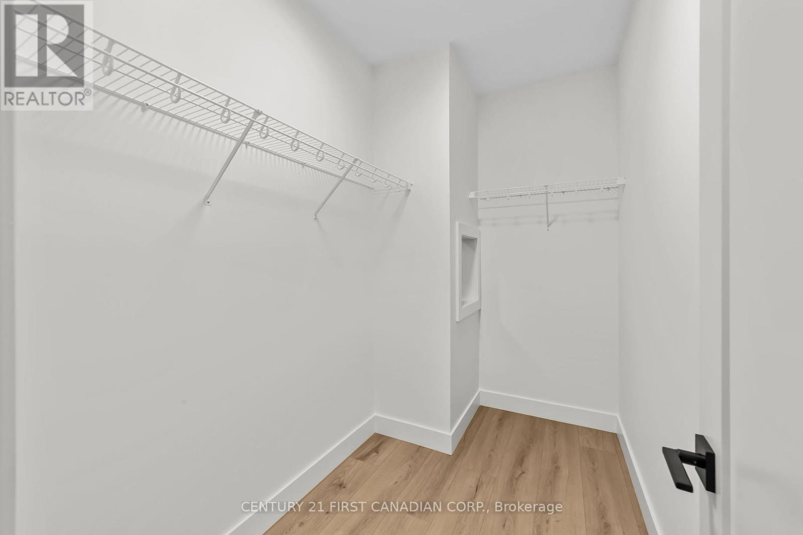 11 Sheldabren Street, North Middlesex, Ontario  N0M 1A0 - Photo 15 - X12379975