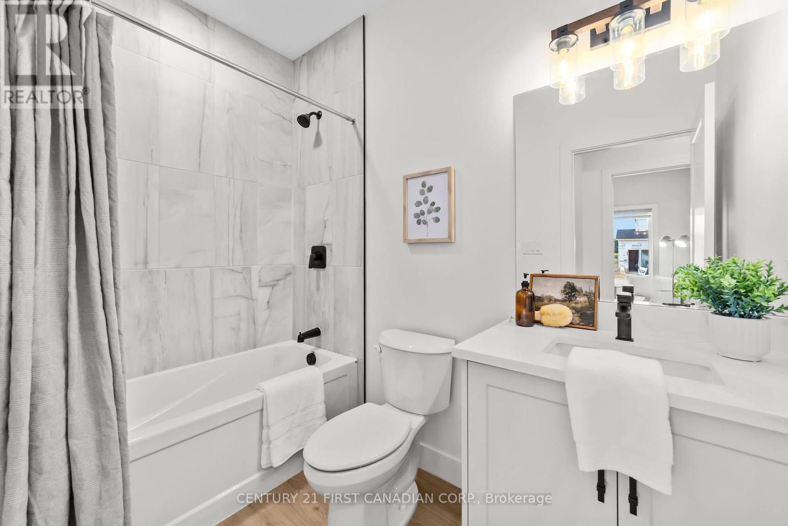 11 Sheldabren Street, North Middlesex, Ontario  N0M 1A0 - Photo 5 - X12379975