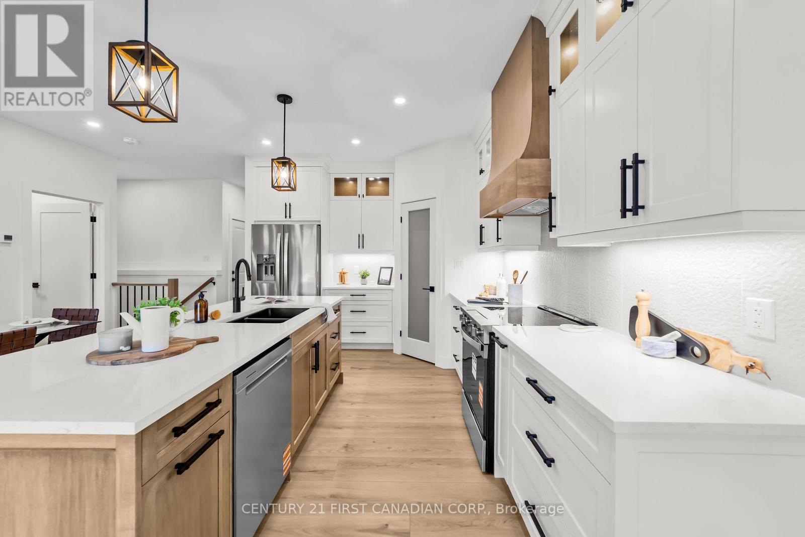 11 Sheldabren Street, North Middlesex, Ontario  N0M 1A0 - Photo 8 - X12379975