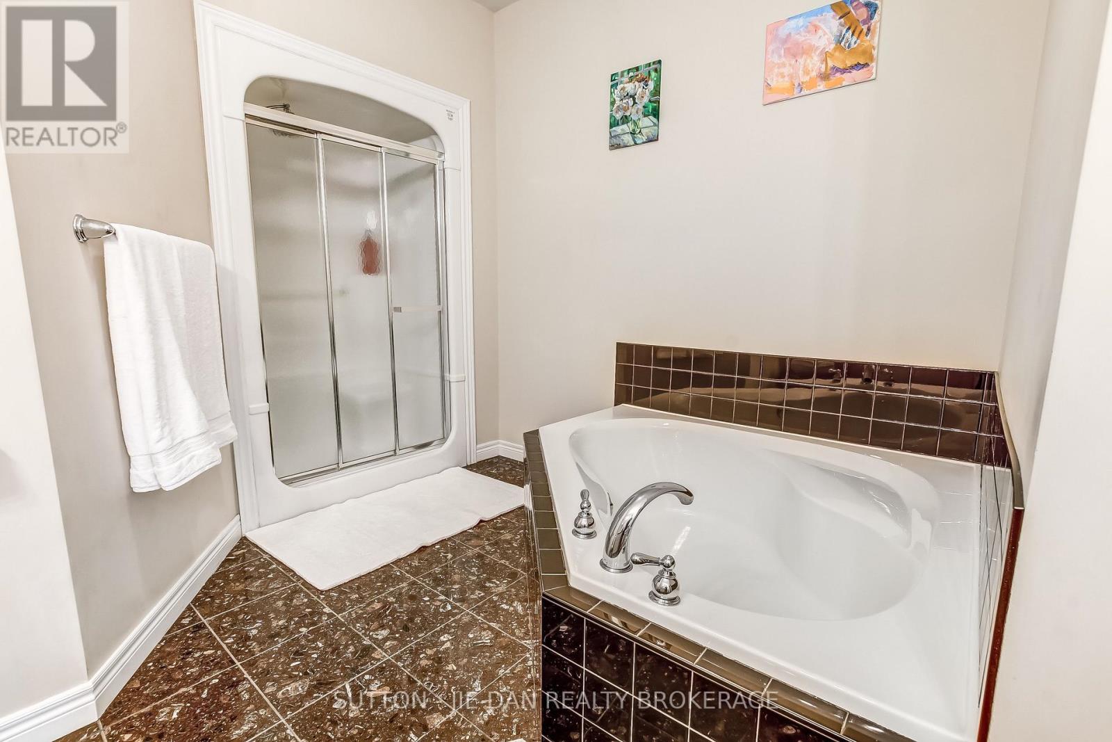 23 - 1574 Richmond Street, London North (North G), Ontario  N6G 5H7 - Photo 17 - X12379990
