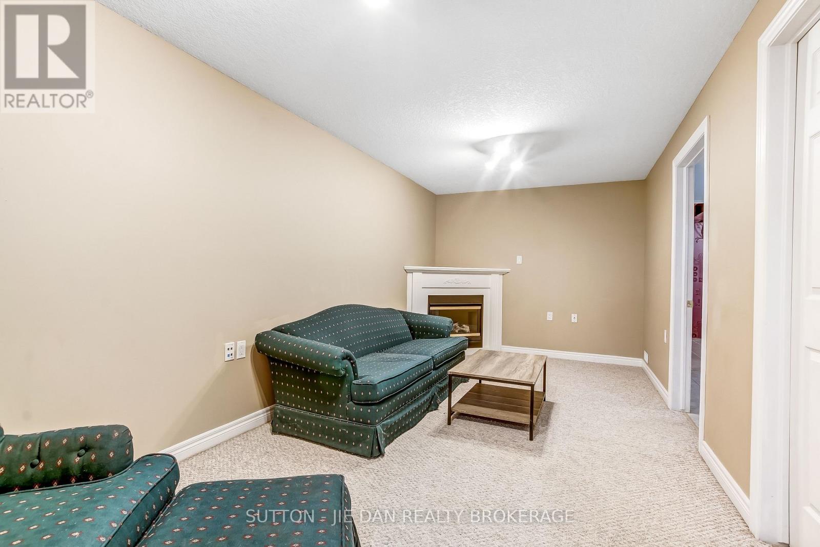 23 - 1574 Richmond Street, London North (North G), Ontario  N6G 5H7 - Photo 25 - X12379990