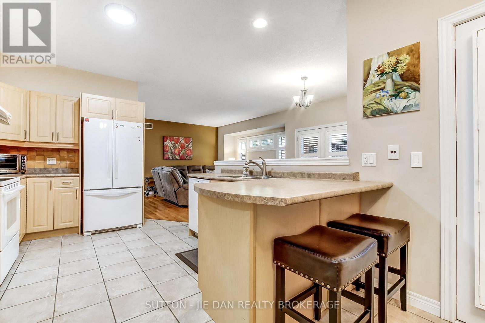 23 - 1574 Richmond Street, London North (North G), Ontario  N6G 5H7 - Photo 8 - X12379990