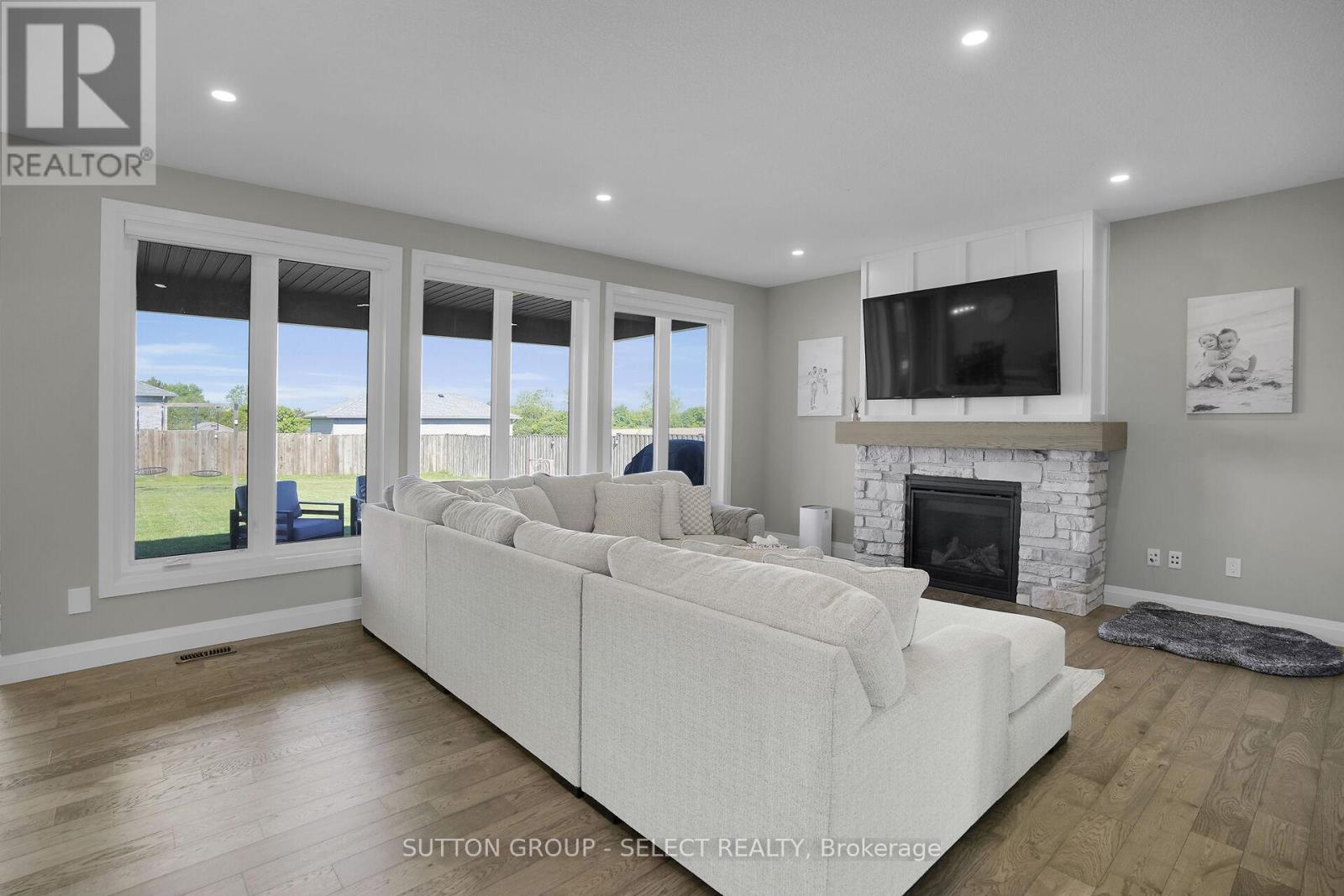 11197 Springwater Road, Malahide, Ontario  N5H 2R6 - Photo 11 - X12379991