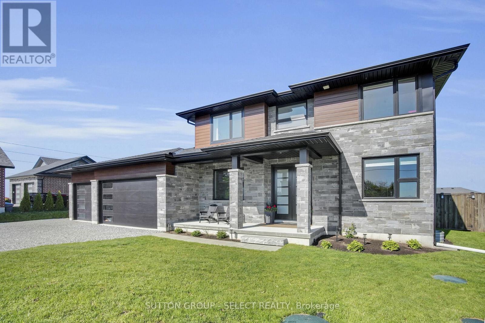 11197 Springwater Road, Malahide, Ontario  N5H 2R6 - Photo 3 - X12379991