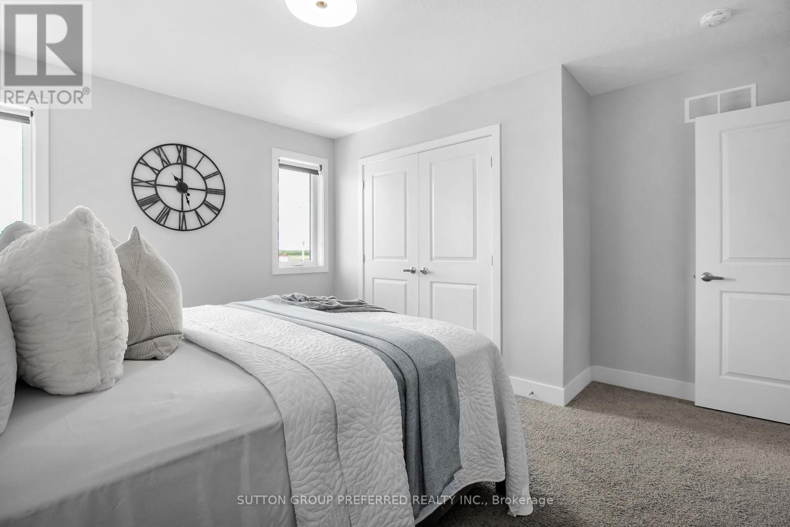 551 Scenic Court, Warwick (Watford), Ontario  N0M 2S0 - Photo 28 - X12380022