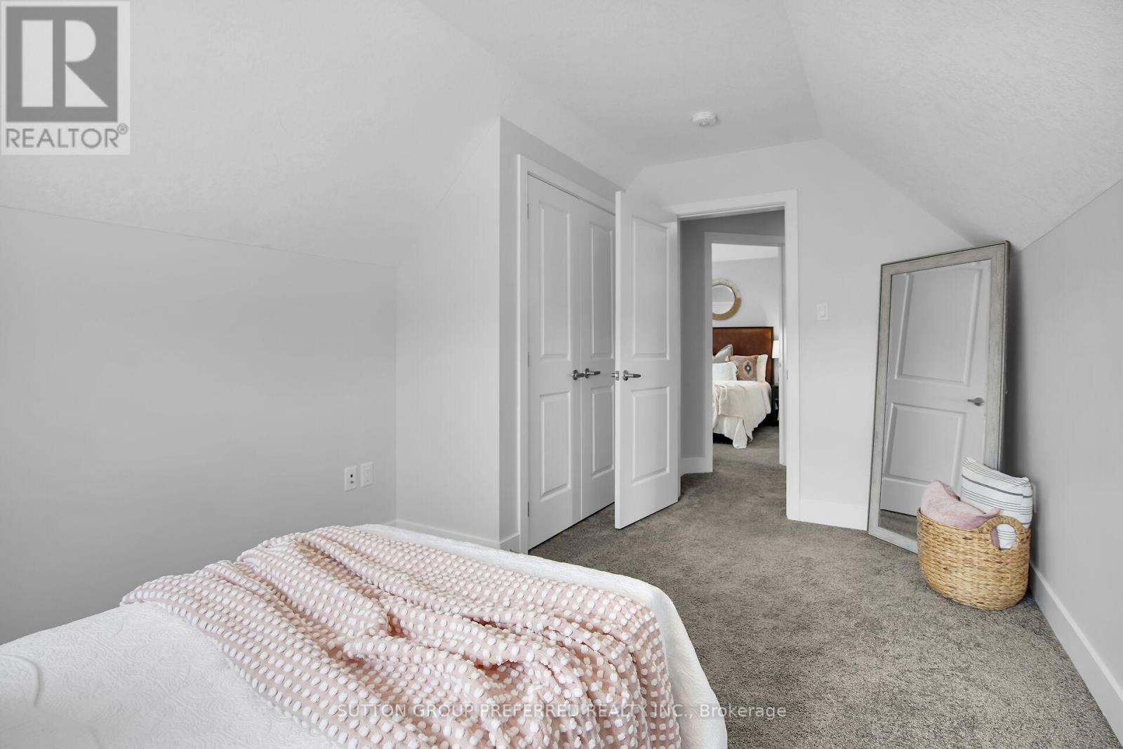 551 Scenic Court, Warwick (Watford), Ontario  N0M 2S0 - Photo 33 - X12380022