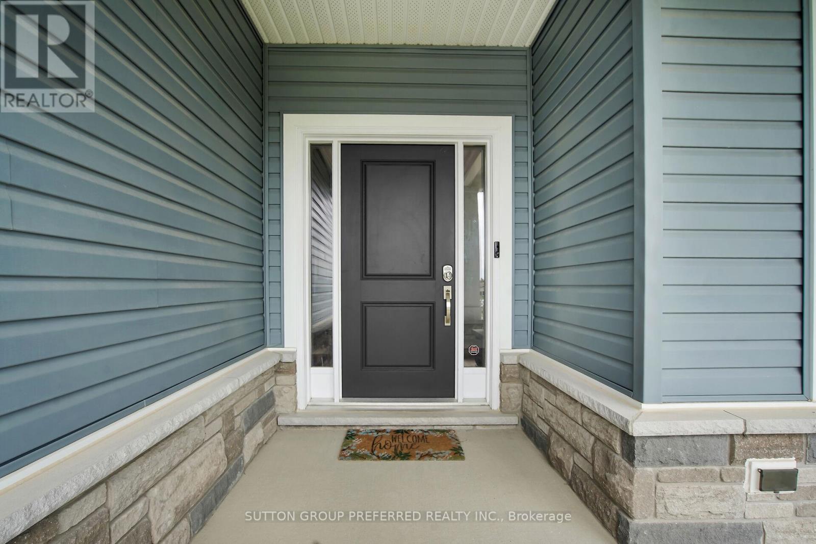 551 Scenic Court, Warwick (Watford), Ontario  N0M 2S0 - Photo 4 - X12380022