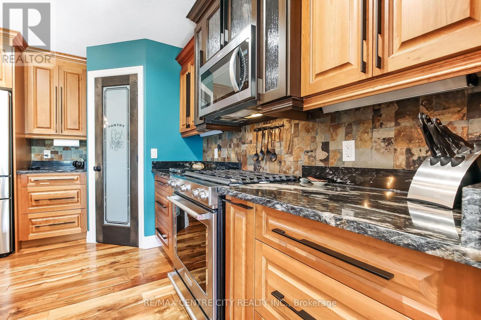 22 Oakmont Street, St. Thomas, Ontario  N5R 0G3 - Photo 14 - X12380051