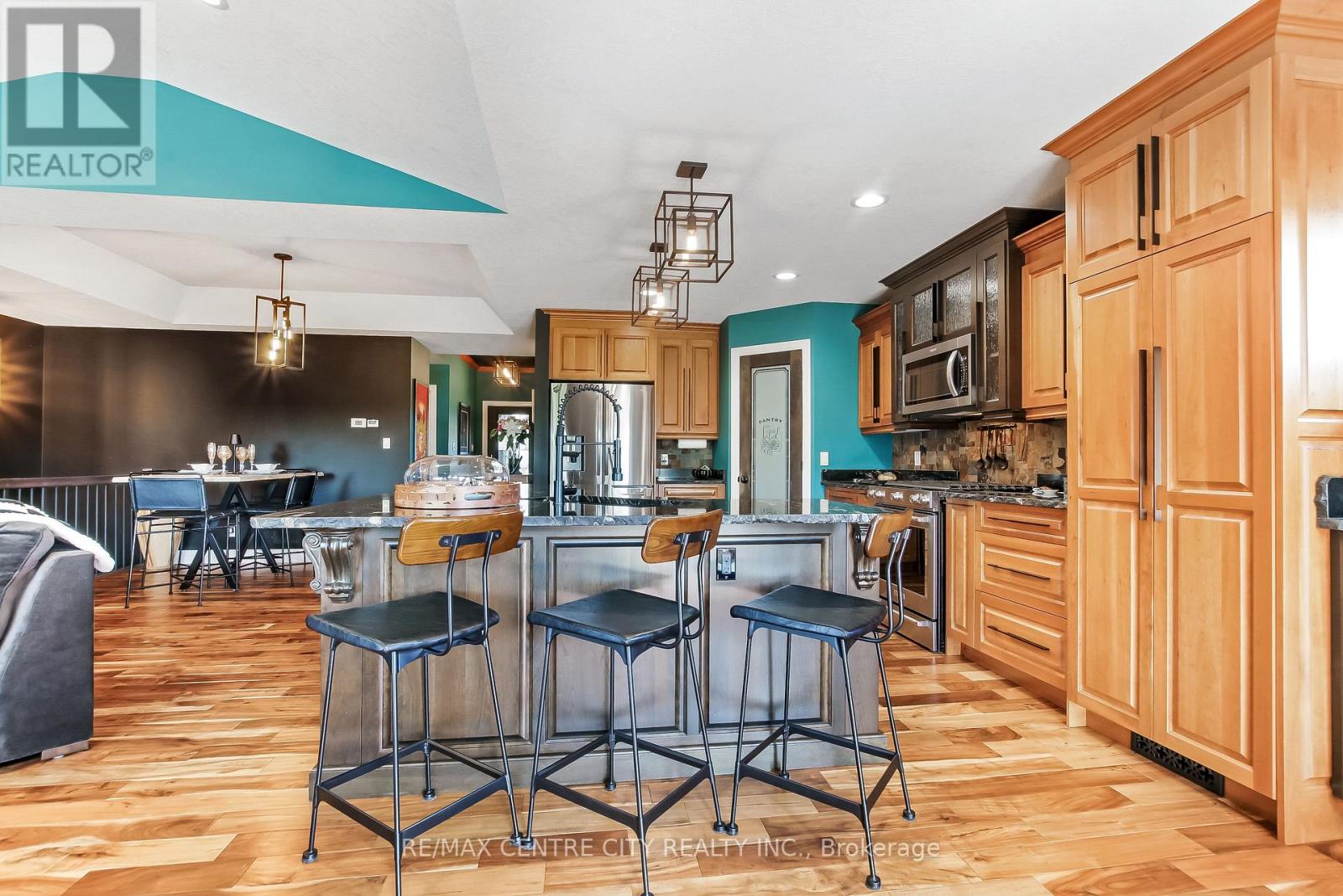 22 Oakmont Street, St. Thomas, Ontario  N5R 0G3 - Photo 16 - X12380051