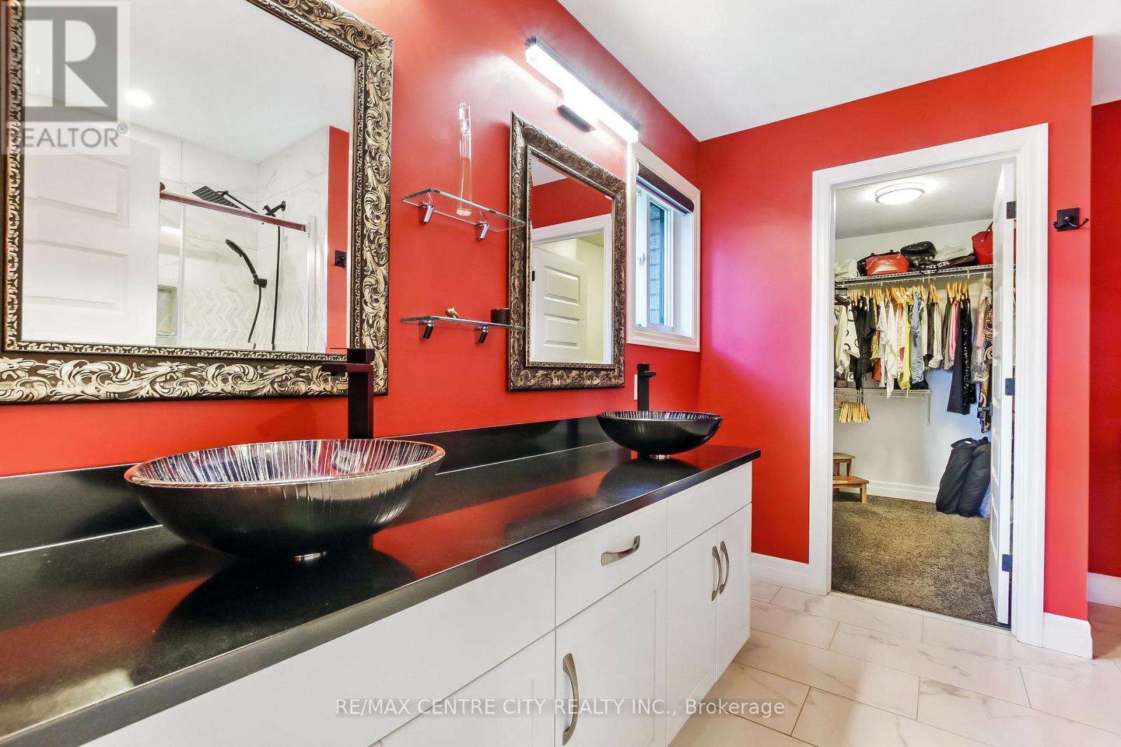 22 Oakmont Street, St. Thomas, Ontario  N5R 0G3 - Photo 24 - X12380051