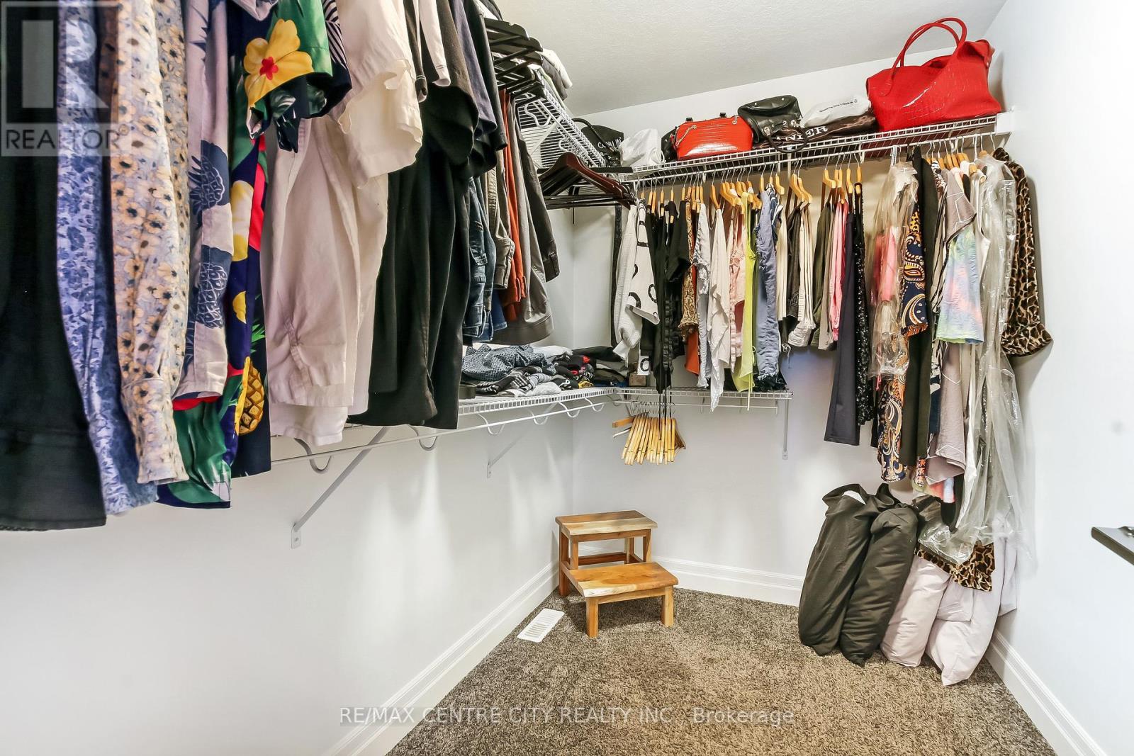 22 Oakmont Street, St. Thomas, Ontario  N5R 0G3 - Photo 26 - X12380051