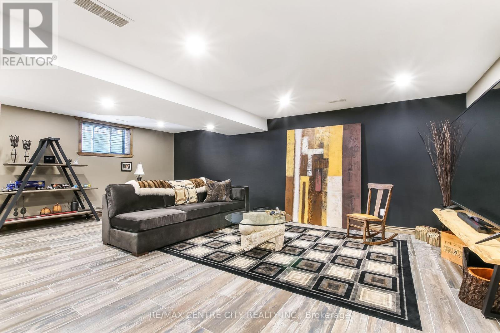 22 Oakmont Street, St. Thomas, Ontario  N5R 0G3 - Photo 28 - X12380051