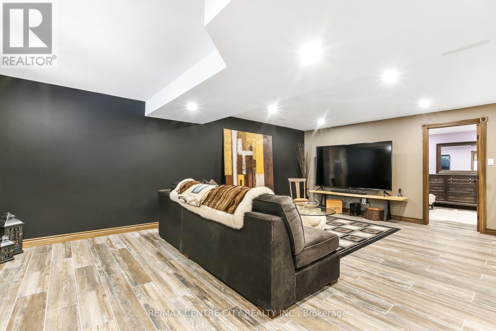 22 Oakmont Street, St. Thomas, Ontario  N5R 0G3 - Photo 29 - X12380051
