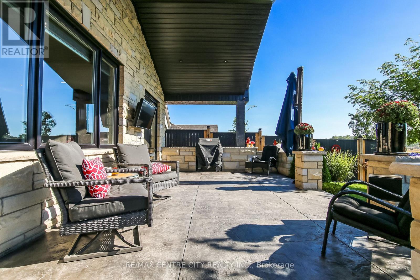 22 Oakmont Street, St. Thomas, Ontario  N5R 0G3 - Photo 36 - X12380051