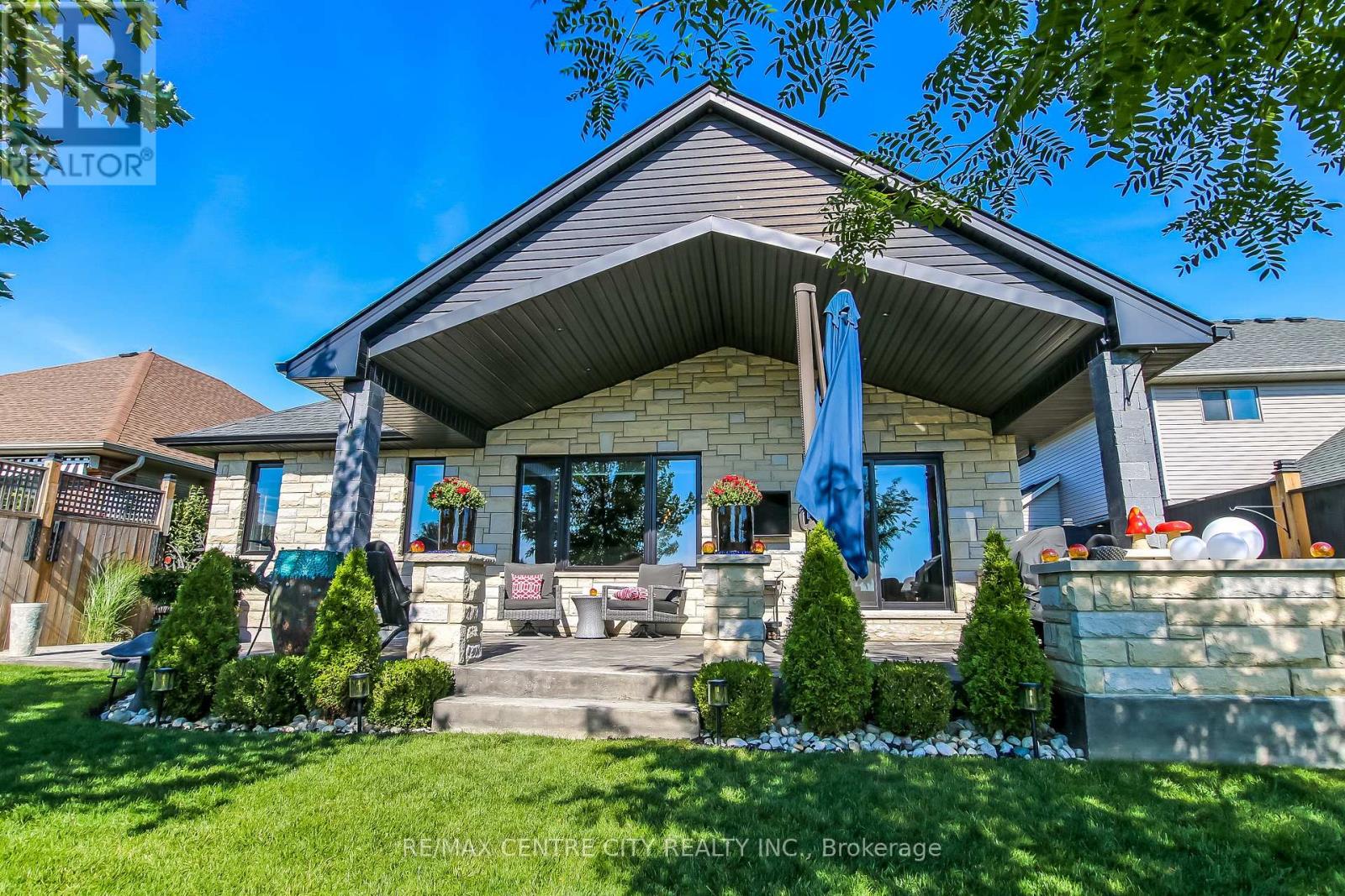 22 Oakmont Street, St. Thomas, Ontario  N5R 0G3 - Photo 41 - X12380051