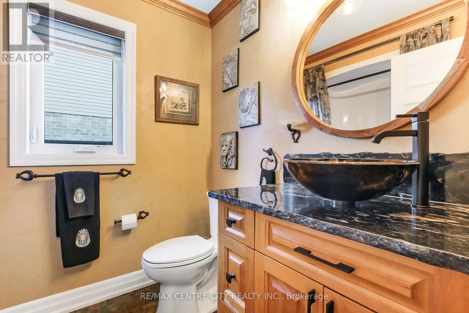 22 Oakmont Street, St. Thomas, Ontario  N5R 0G3 - Photo 9 - X12380051