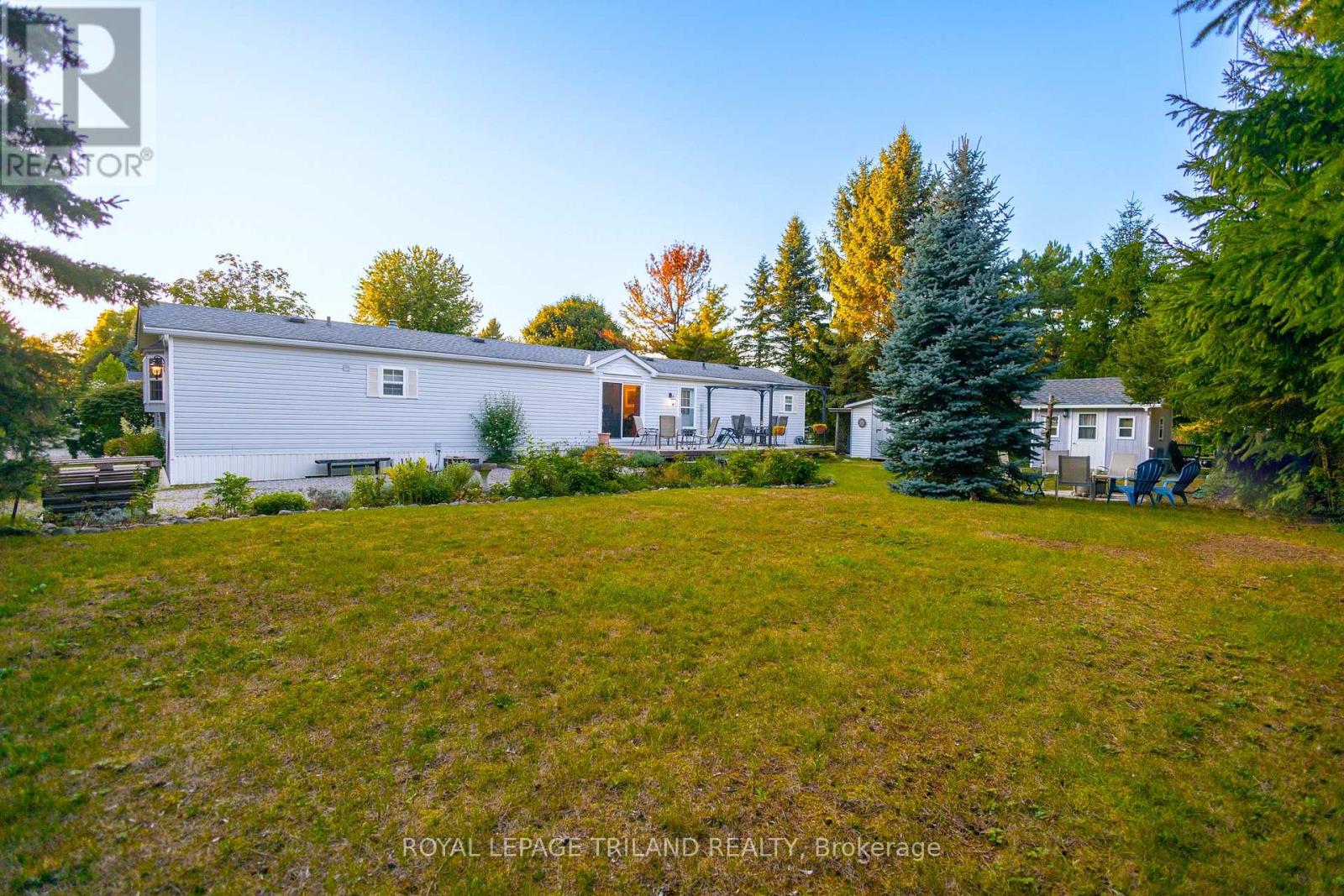 14 Dominican Lane, Bluewater, Ontario  N0M 1N0 - Photo 10 - X12380066