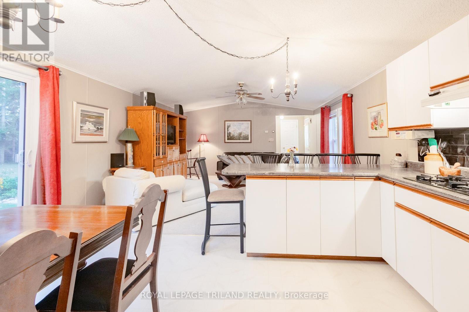 14 Dominican Lane, Bluewater, Ontario  N0M 1N0 - Photo 24 - X12380066