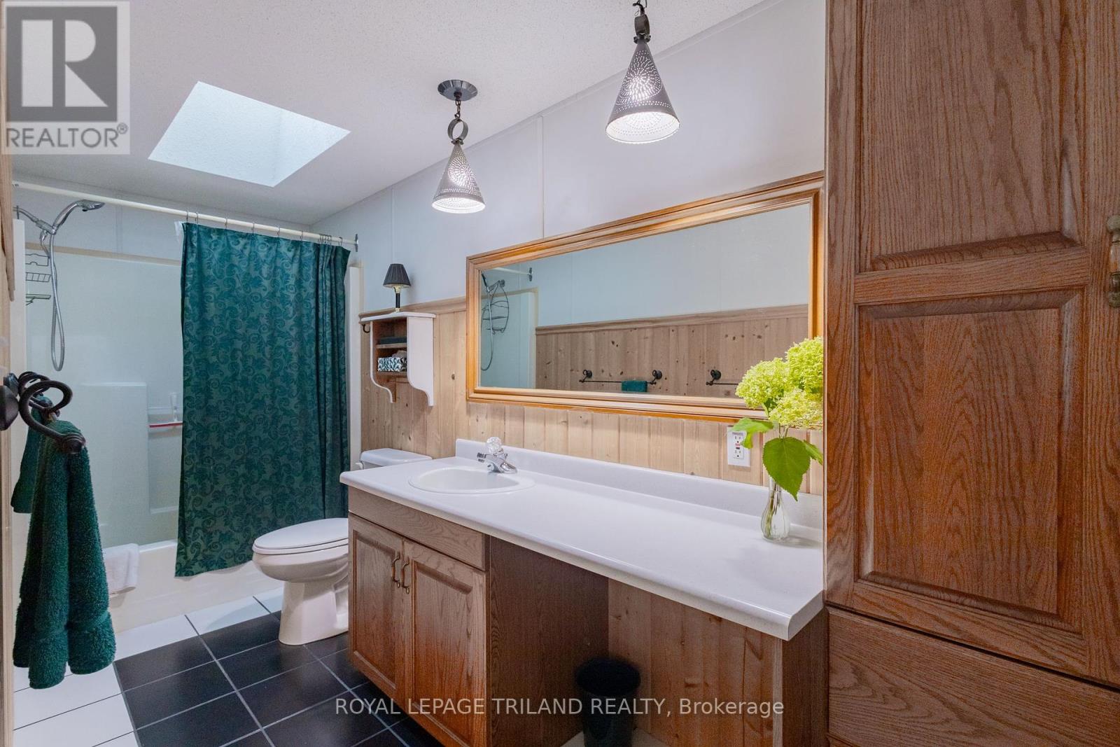 14 Dominican Lane, Bluewater, Ontario  N0M 1N0 - Photo 34 - X12380066