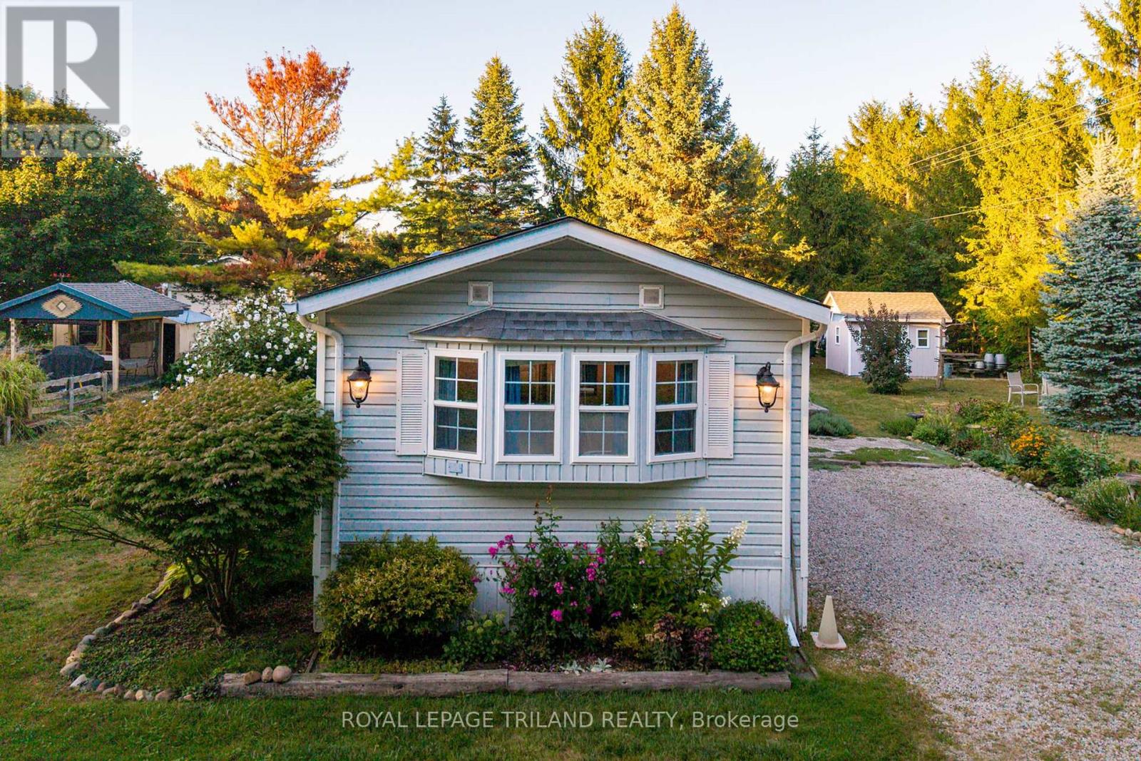14 Dominican Lane, Bluewater, Ontario  N0M 1N0 - Photo 41 - X12380066