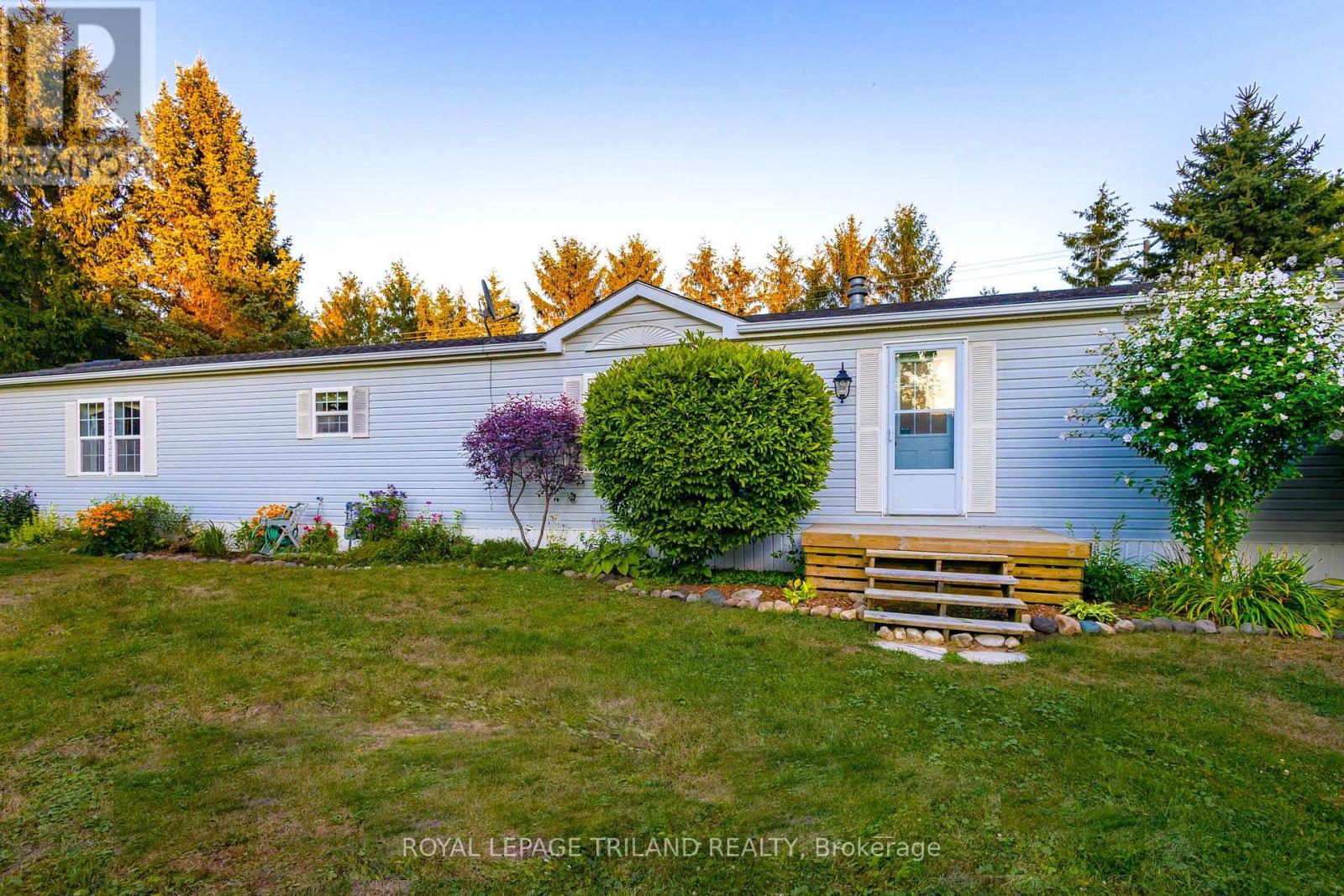 14 Dominican Lane, Bluewater, Ontario  N0M 1N0 - Photo 42 - X12380066