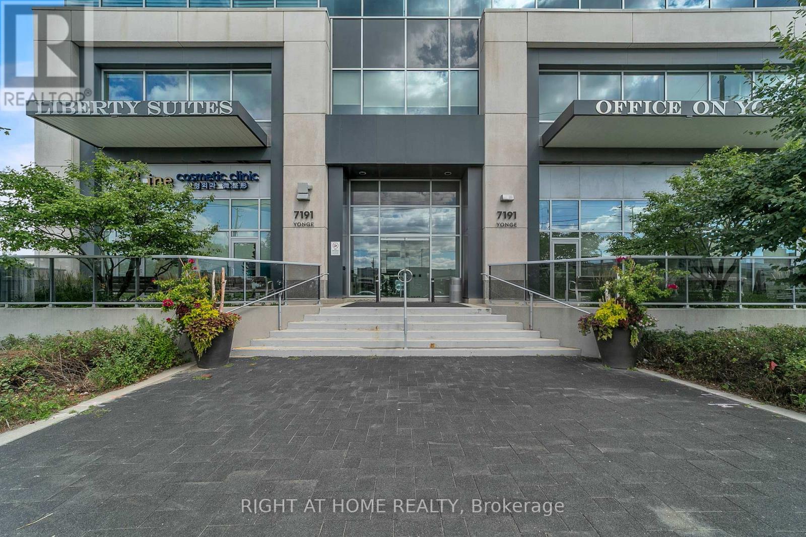 7191 Yonge Street, Markham, Ontario  L3T 0C4 - Photo 5 - N12379820