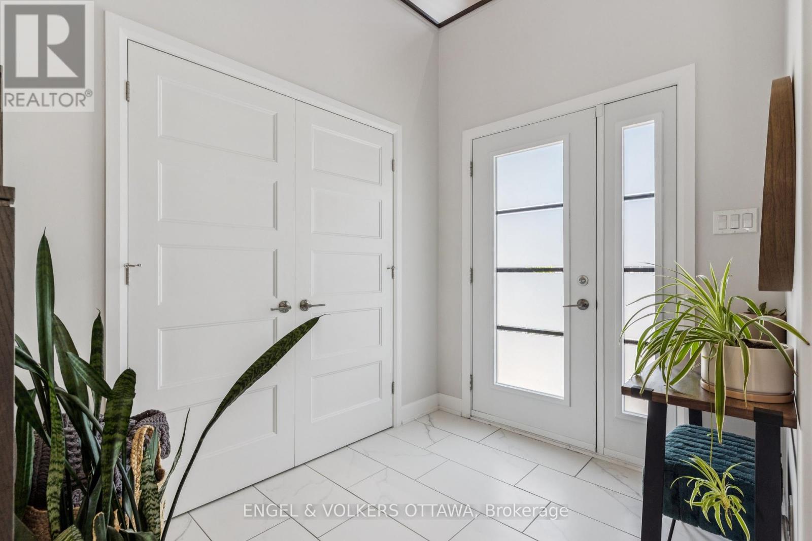 Property at 529 LUCENT STREET image 3