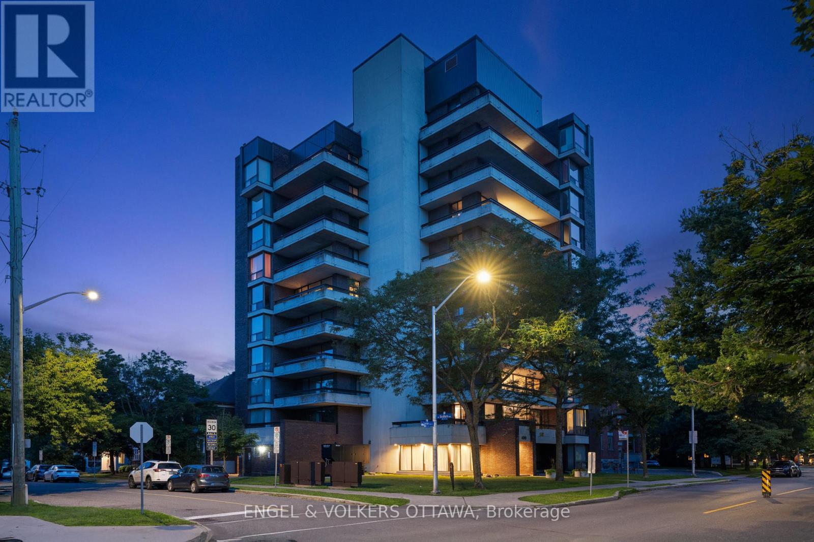 8a - 400 Laurier Avenue E, Ottawa, Ontario  K1N 8Y2 - Photo 2 - X12379939