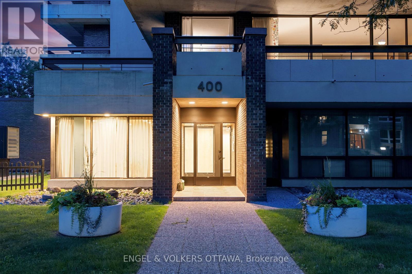8a - 400 Laurier Avenue E, Ottawa, Ontario  K1N 8Y2 - Photo 4 - X12379939