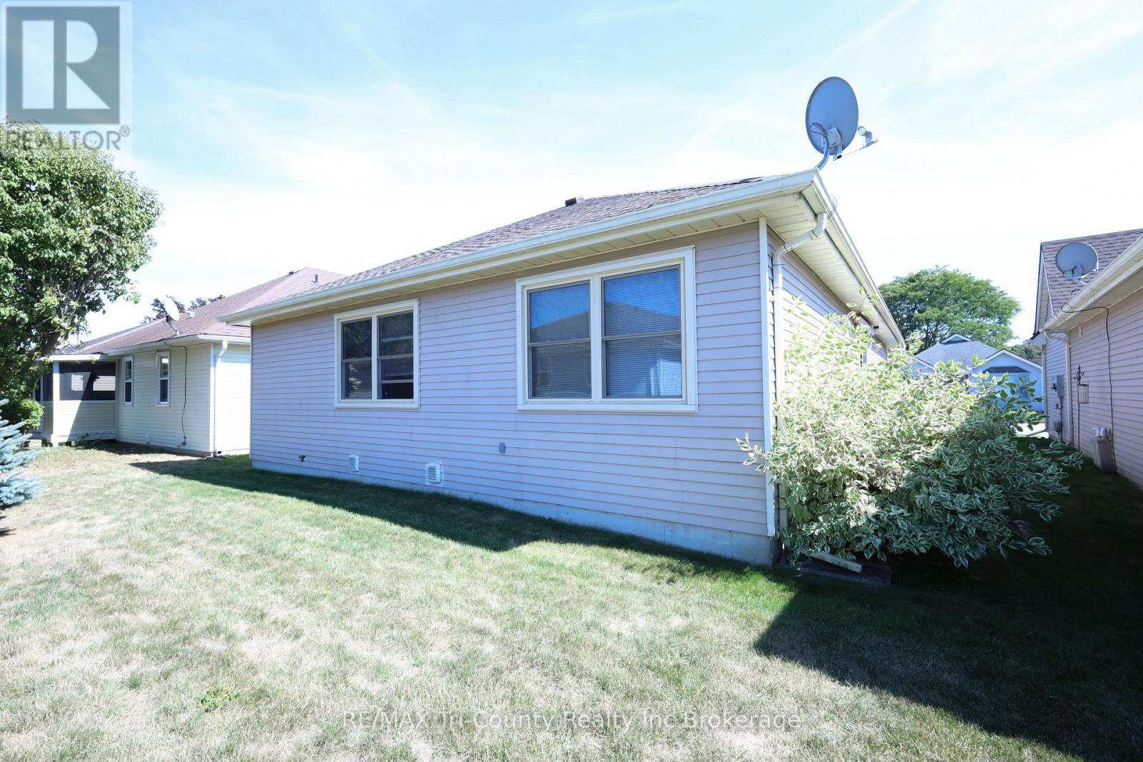 20 Edwin Crescent, Tillsonburg, Ontario  N4G 5H3 - Photo 30 - X12380029