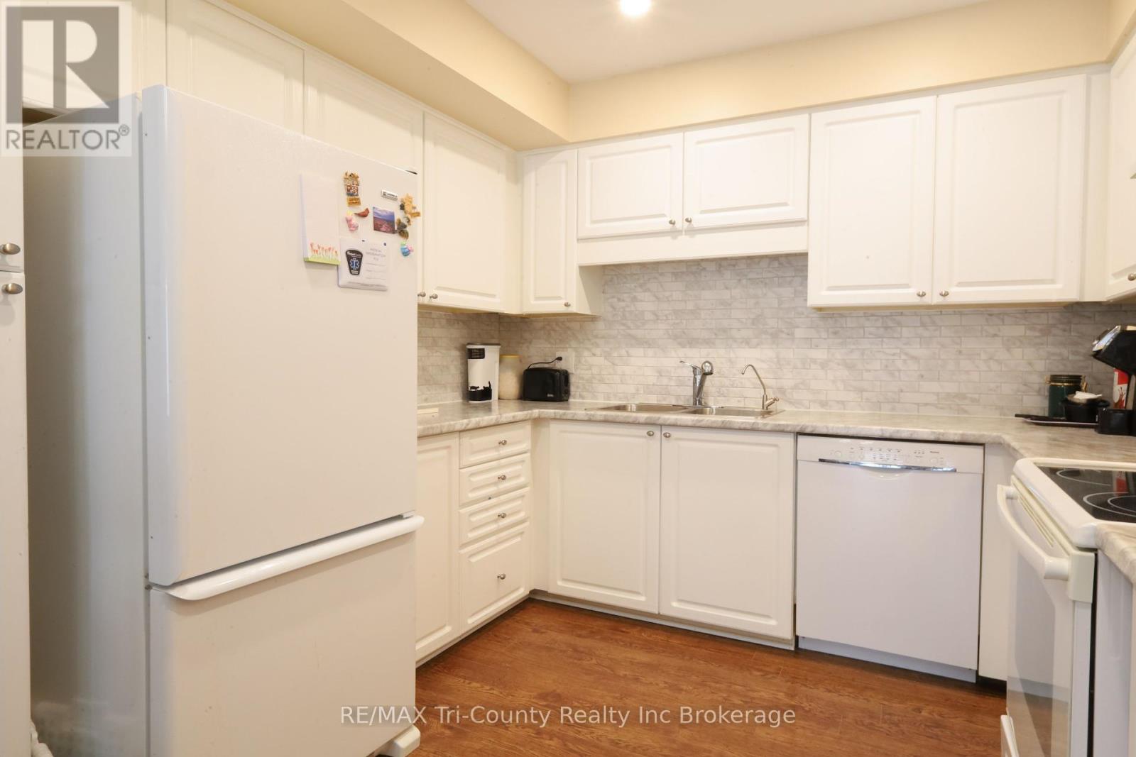 20 Edwin Crescent, Tillsonburg, Ontario  N4G 5H3 - Photo 5 - X12380029