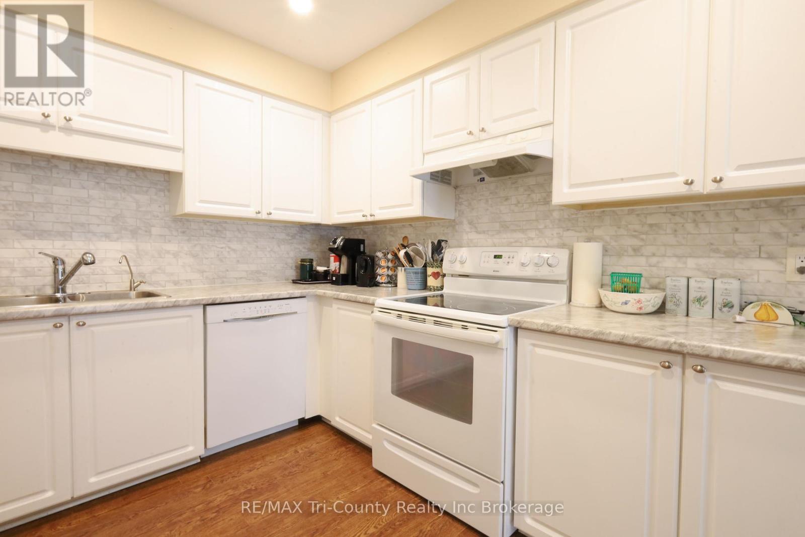 20 Edwin Crescent, Tillsonburg, Ontario  N4G 5H3 - Photo 6 - X12380029