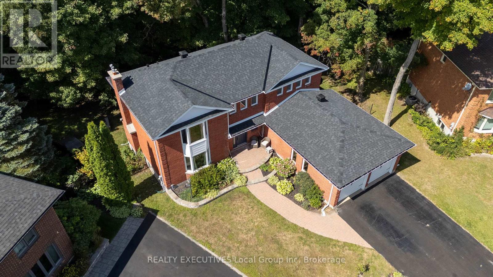 31 Robinhood Court, North Bay, Ontario  P1C 1L2 - Photo 2 - X12380002