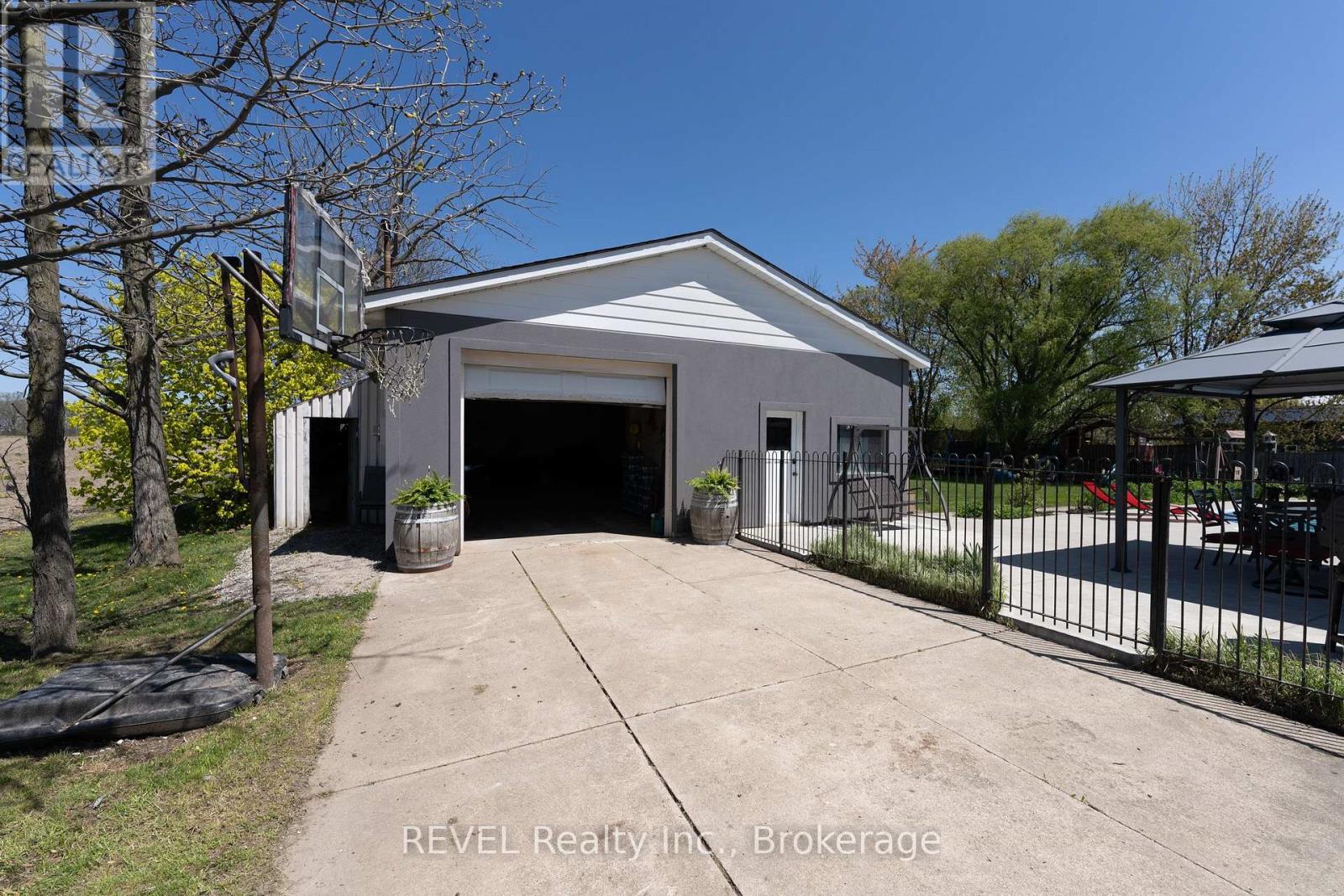 350 Kemp Road W, Grimsby, Ontario  L3M 4E7 - Photo 36 - X12379957