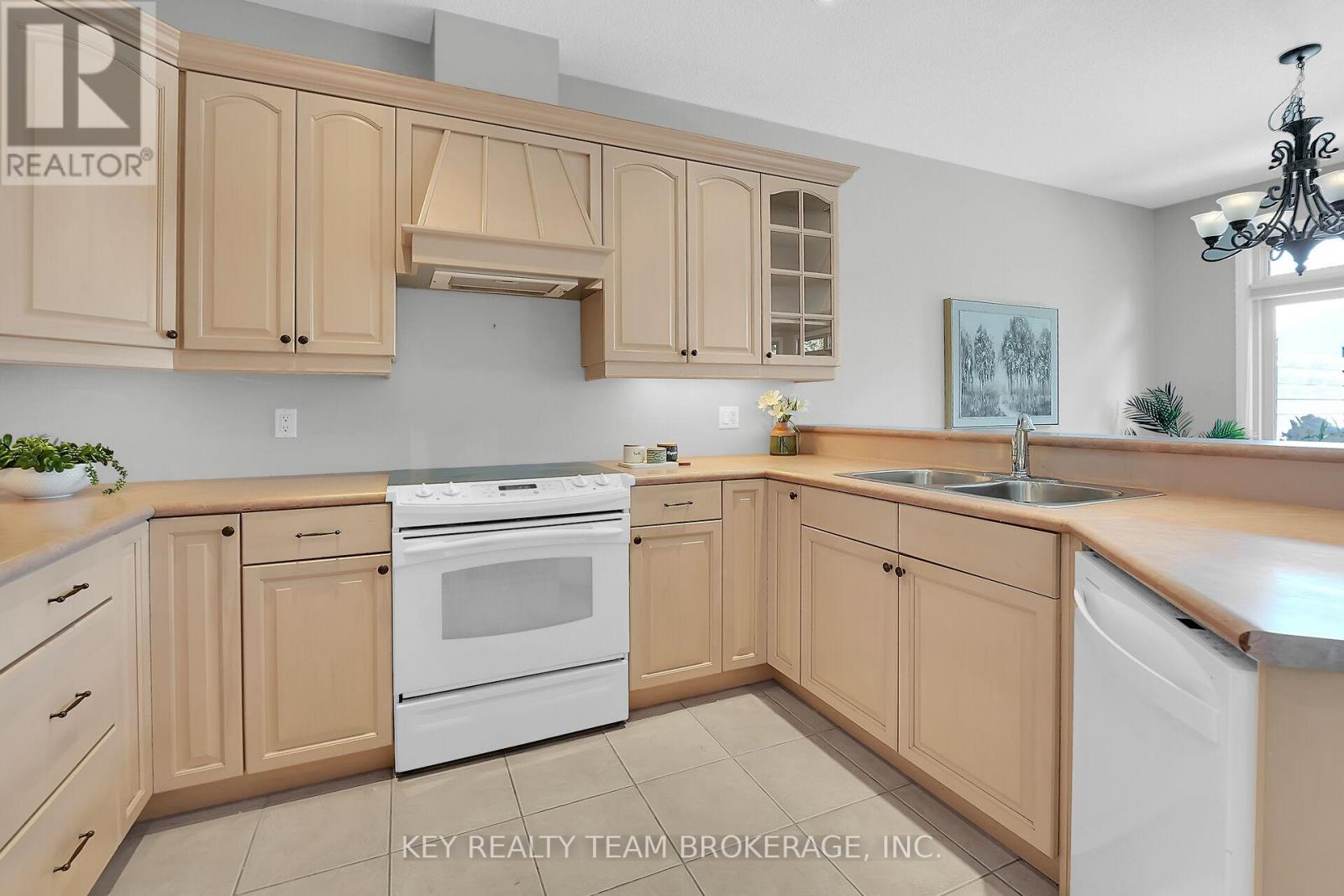 3 - 27 Scullers Way, St. Catharines (Martindale Pond), Ontario  L2N 7S9 - Photo 11 - X12380086