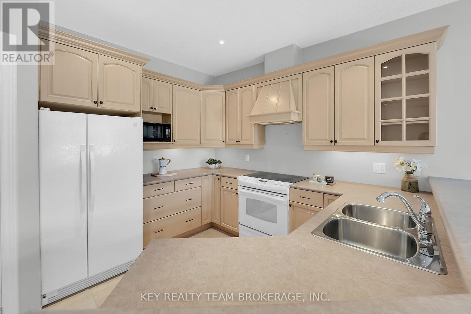 3 - 27 Scullers Way, St. Catharines (Martindale Pond), Ontario  L2N 7S9 - Photo 12 - X12380086