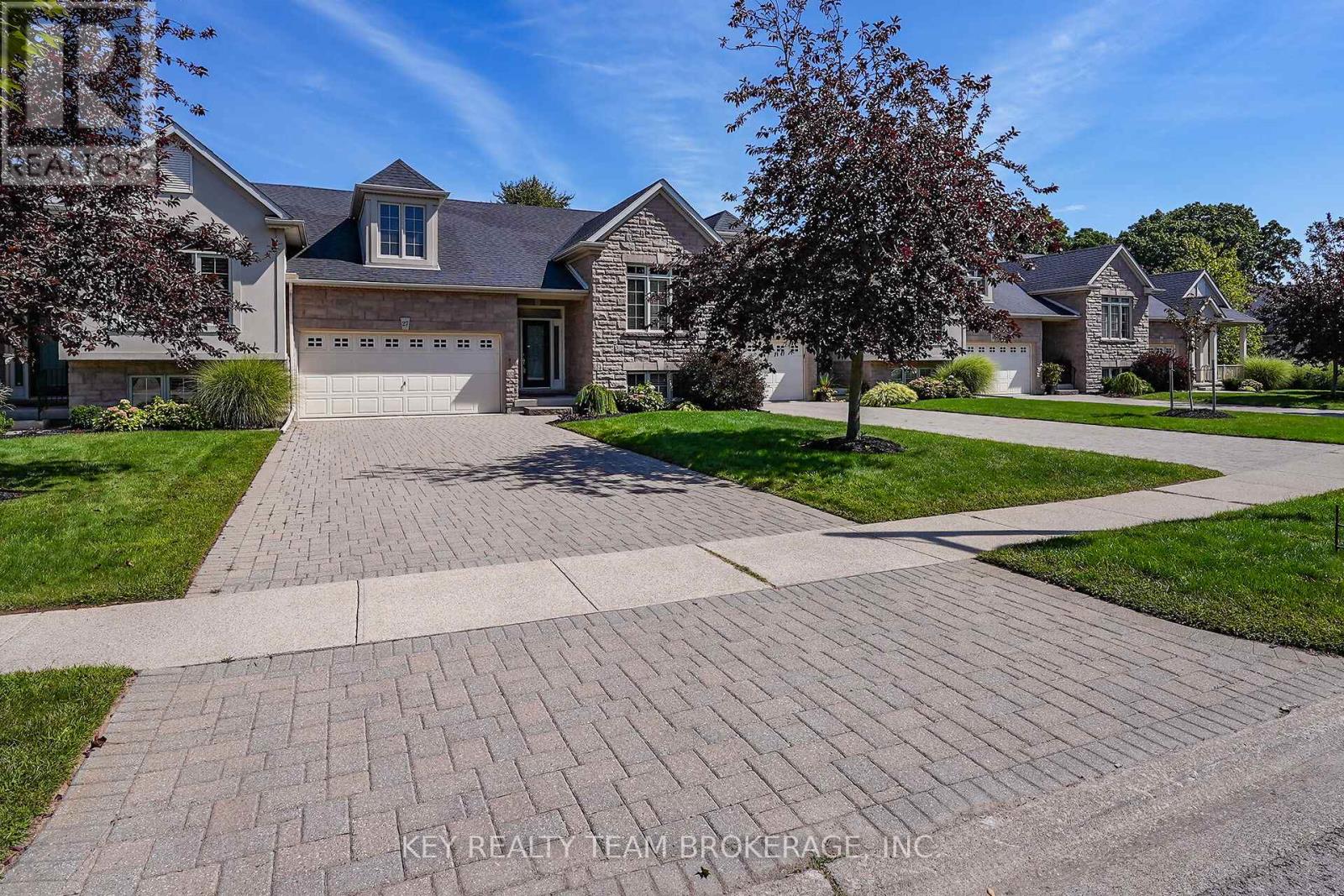 3 - 27 Scullers Way, St. Catharines (Martindale Pond), Ontario  L2N 7S9 - Photo 49 - X12380086