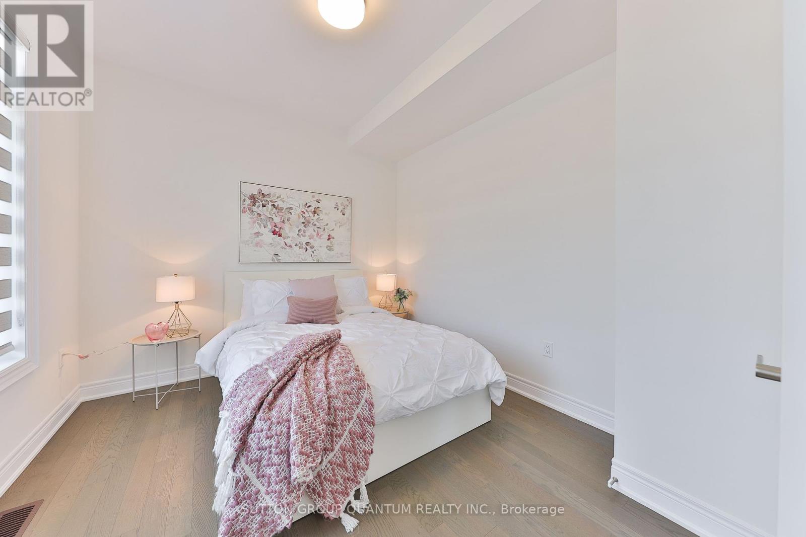 2168 Postmaster Drive, Oakville, Ontario  L6M 5T1 - Photo 6 - W12379827