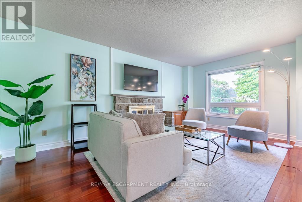 3036 Swansea Drive, Oakville, Ontario  L6L 6H9 - Photo 19 - W12379838