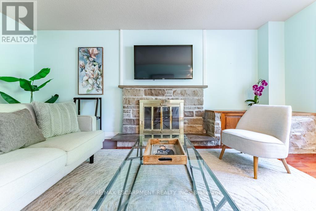 3036 Swansea Drive, Oakville, Ontario  L6L 6H9 - Photo 21 - W12379838